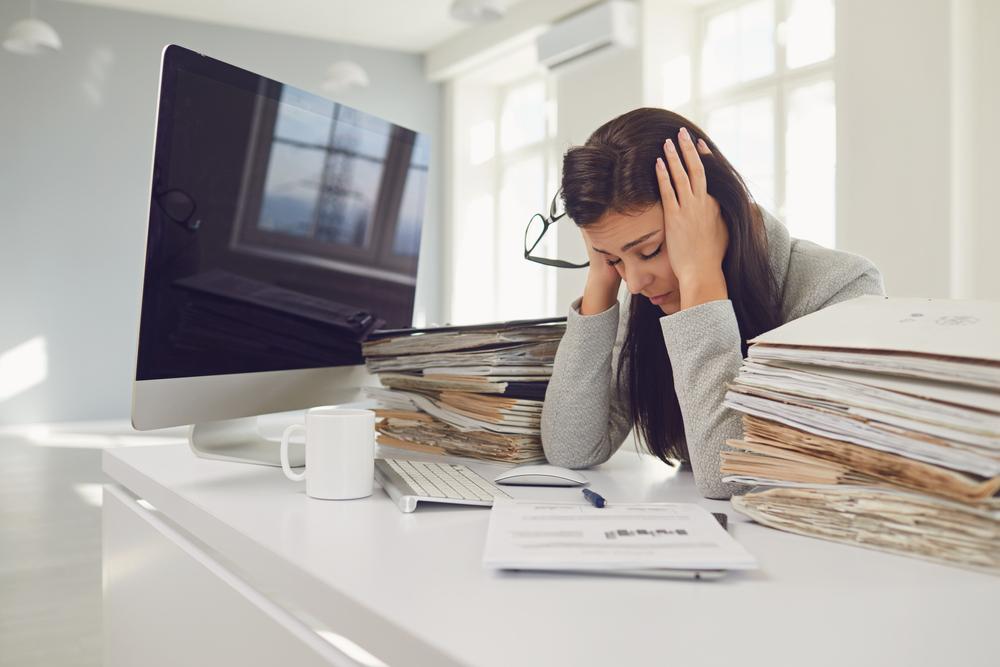 Stres a úzkost mohou způsobovat svalové napětí, které se může projevovat i v oblasti úst a zubů.